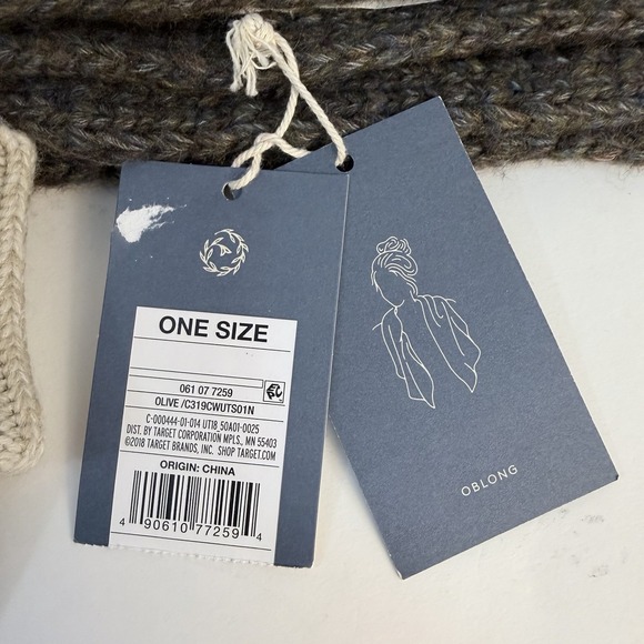 Bundle All NWT (2) Frye & Co Cable Knit Pom Beanies Hats, Universal Thread Scarf - Picture 11 of 14